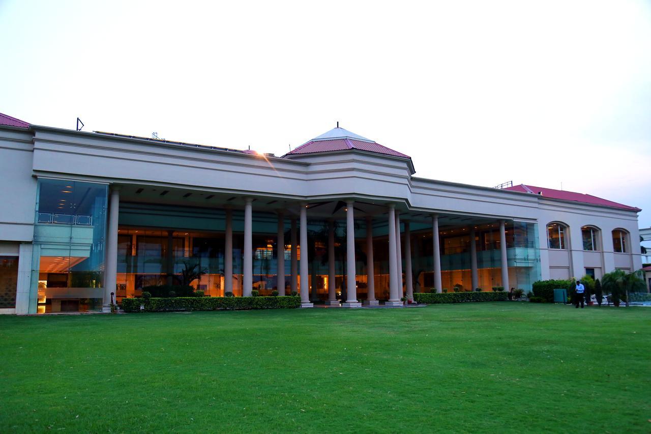 The Cabbana Resort & Spa Phagwāra Exterior foto